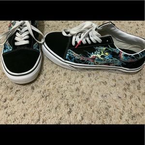 Vans shoes with cool pattern, like new. (Men’s size 6/Ladies size 8)